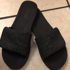 Women Michael Kors Sandals. Like New. Size 9 Black & Grey